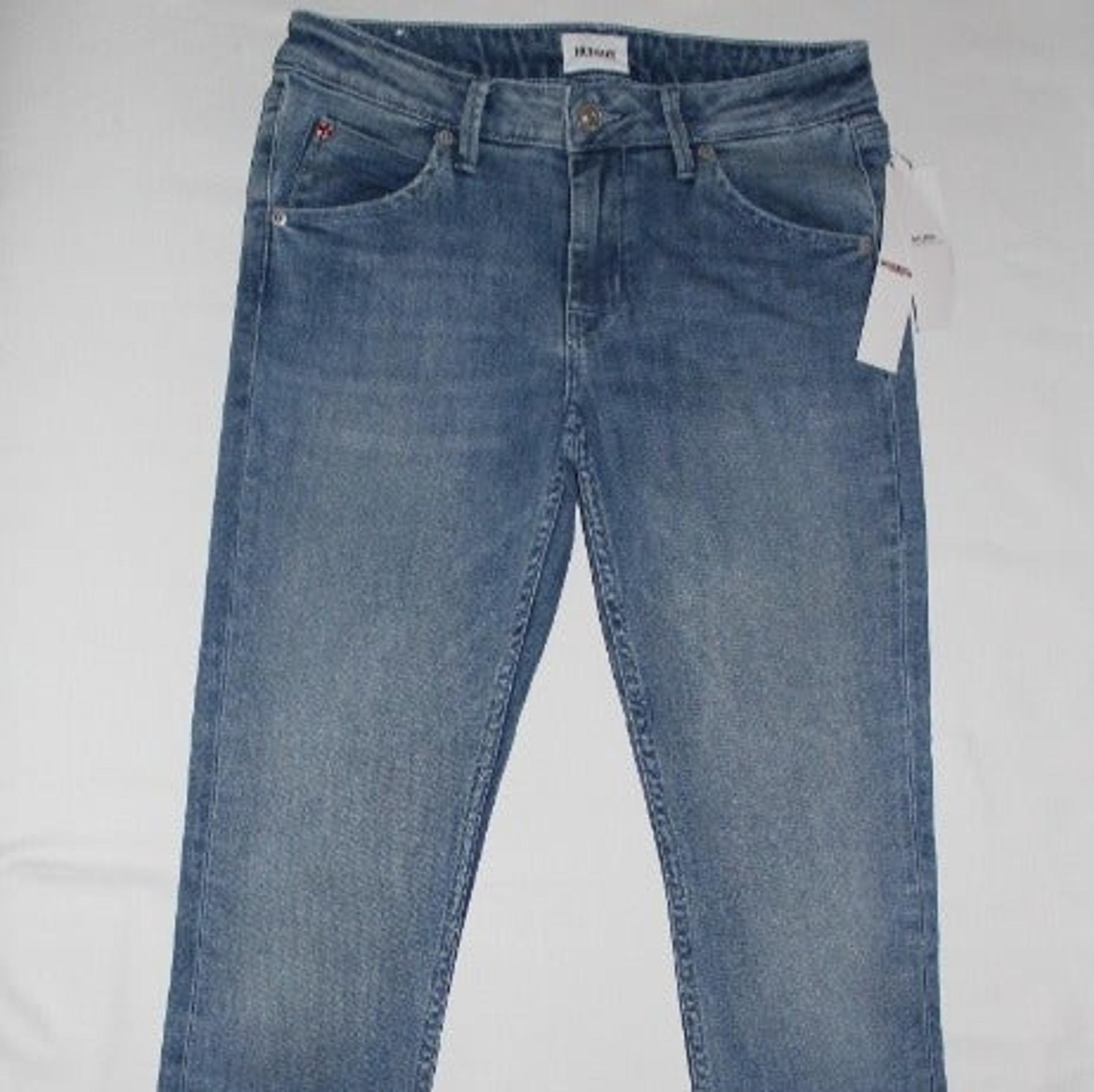 HUDSON BACARA CROP STRAIGHT CUFFED JEANS