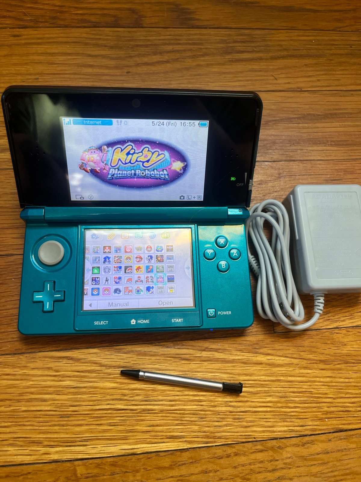 Nintendo 3DS in Aqua Blue/Black Pokémon Black White Emerald Kirby Mario hshop - detail