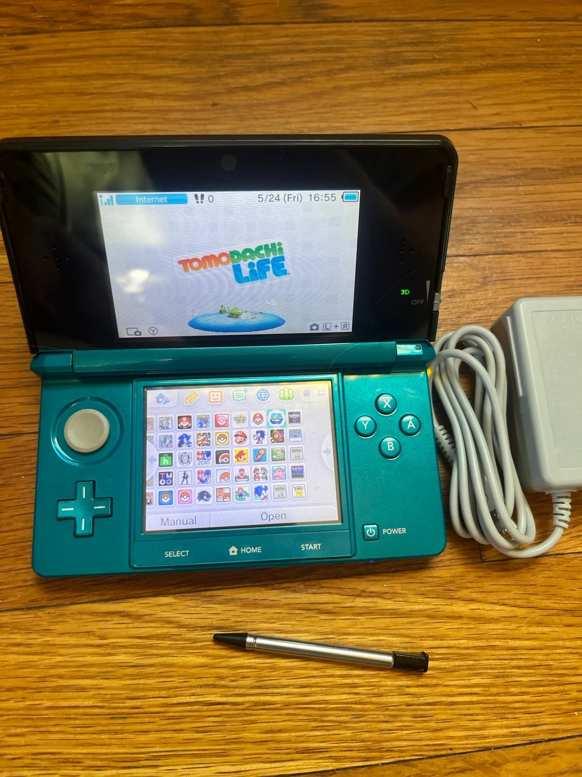 Nintendo 3DS in Aqua Blue/Black Pokémon Black White Emerald Kirby Mario hshop - detail