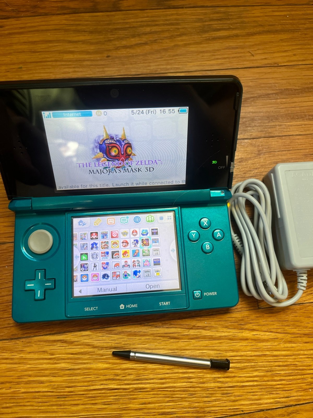Nintendo 3DS in Aqua Blue/Black Pokémon Black White Emerald Kirby Mario hshop - detail