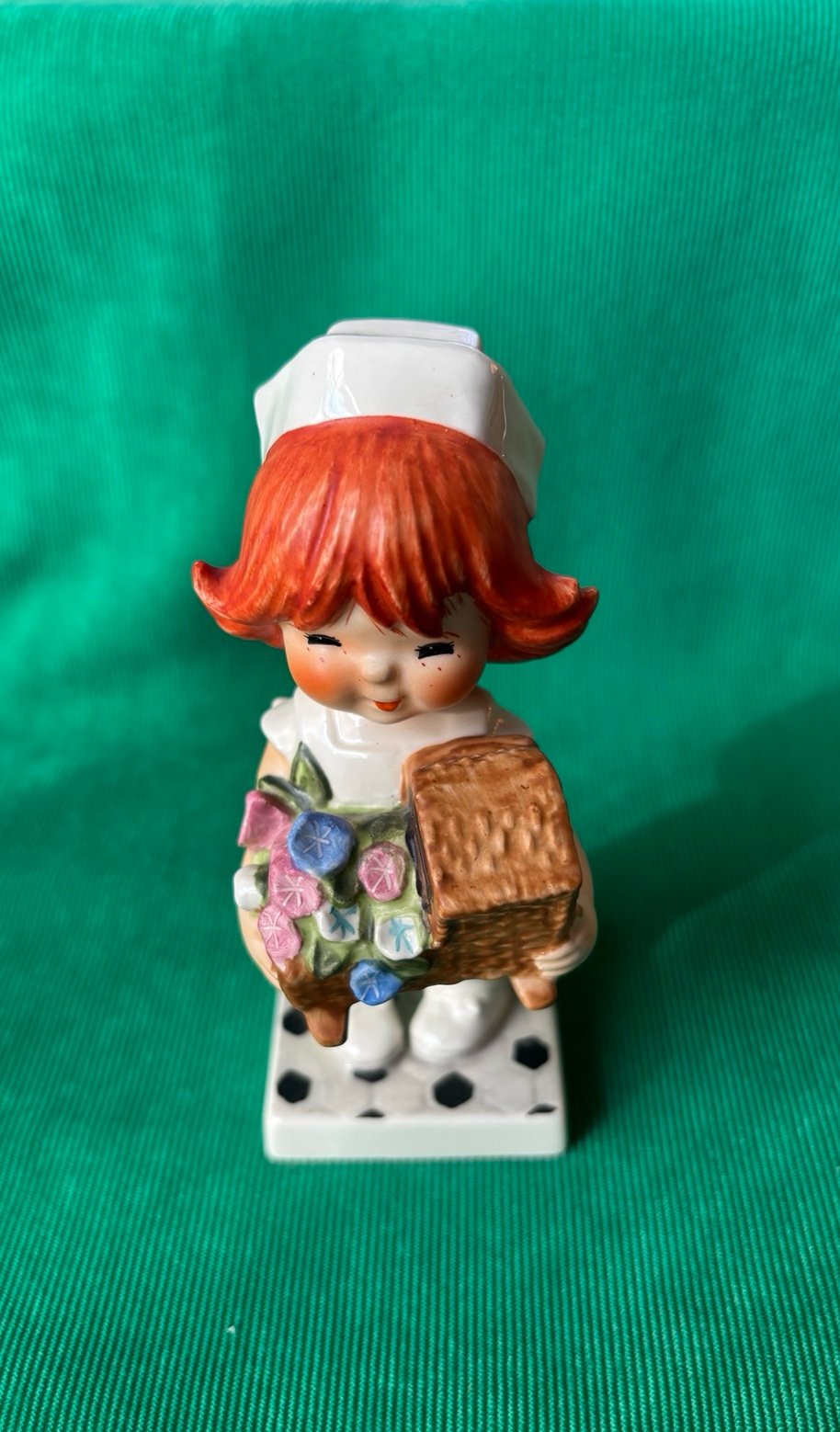 Vintage Red Head Nurse Holding Cradle Hummel 1970 BYI63