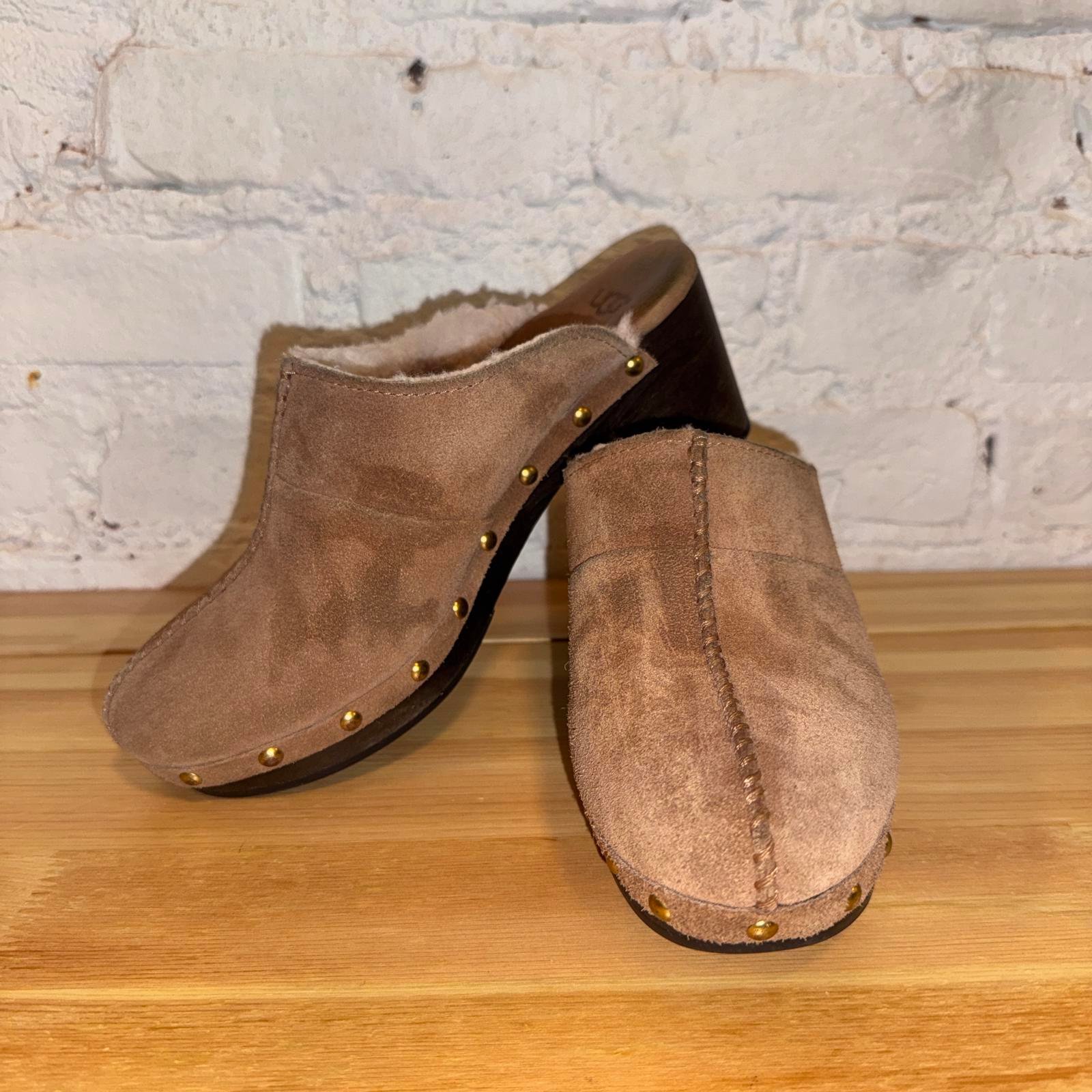Women's UGG Kassi Shearling Lined Slides - Chestnut - Size 6 - Gently Used