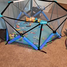 baby play yard