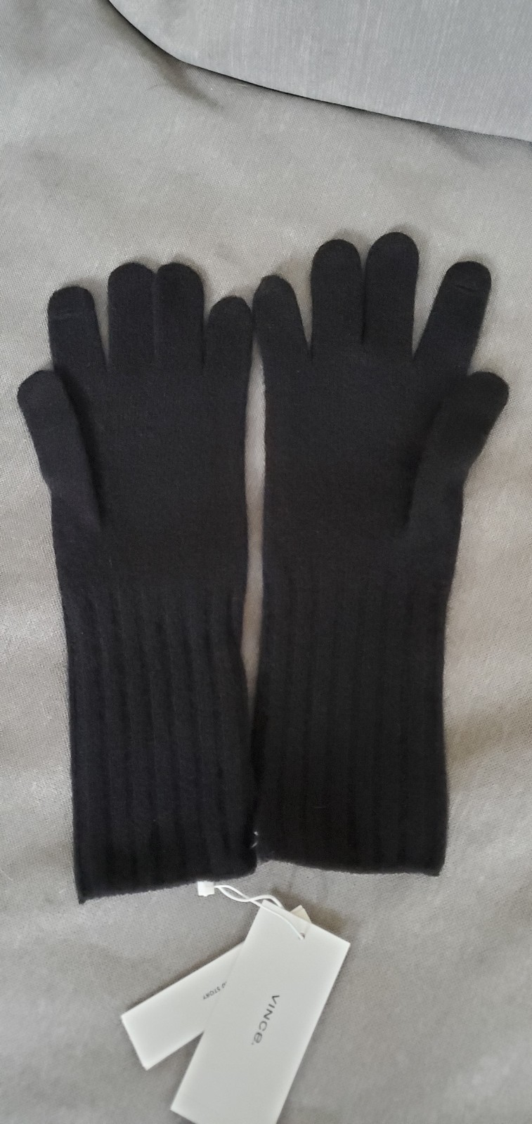 VINCE gloves women's cashmere