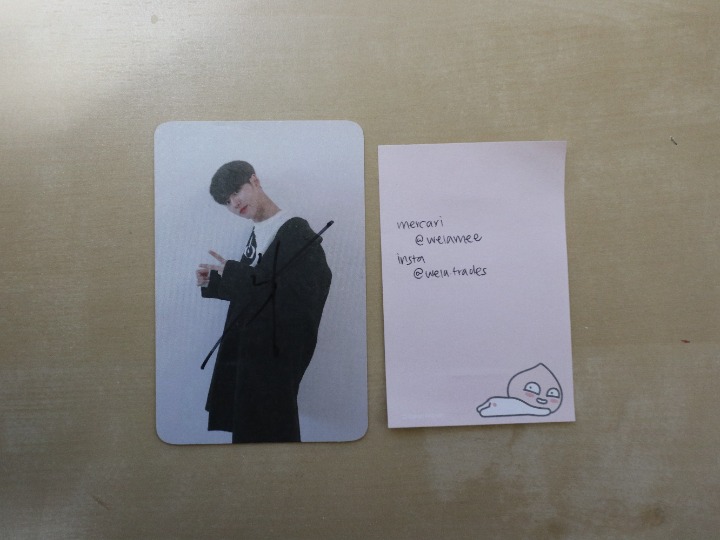 Pentagon Hongseok Positive Signed Broadcast Photocard