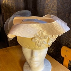 Very pretty church style hat in good condition