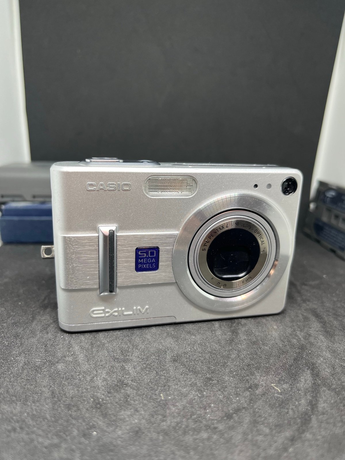 Casio EXILIM ZOOM EX-Z55 5.0MP Digital Vintage Camera - Silver