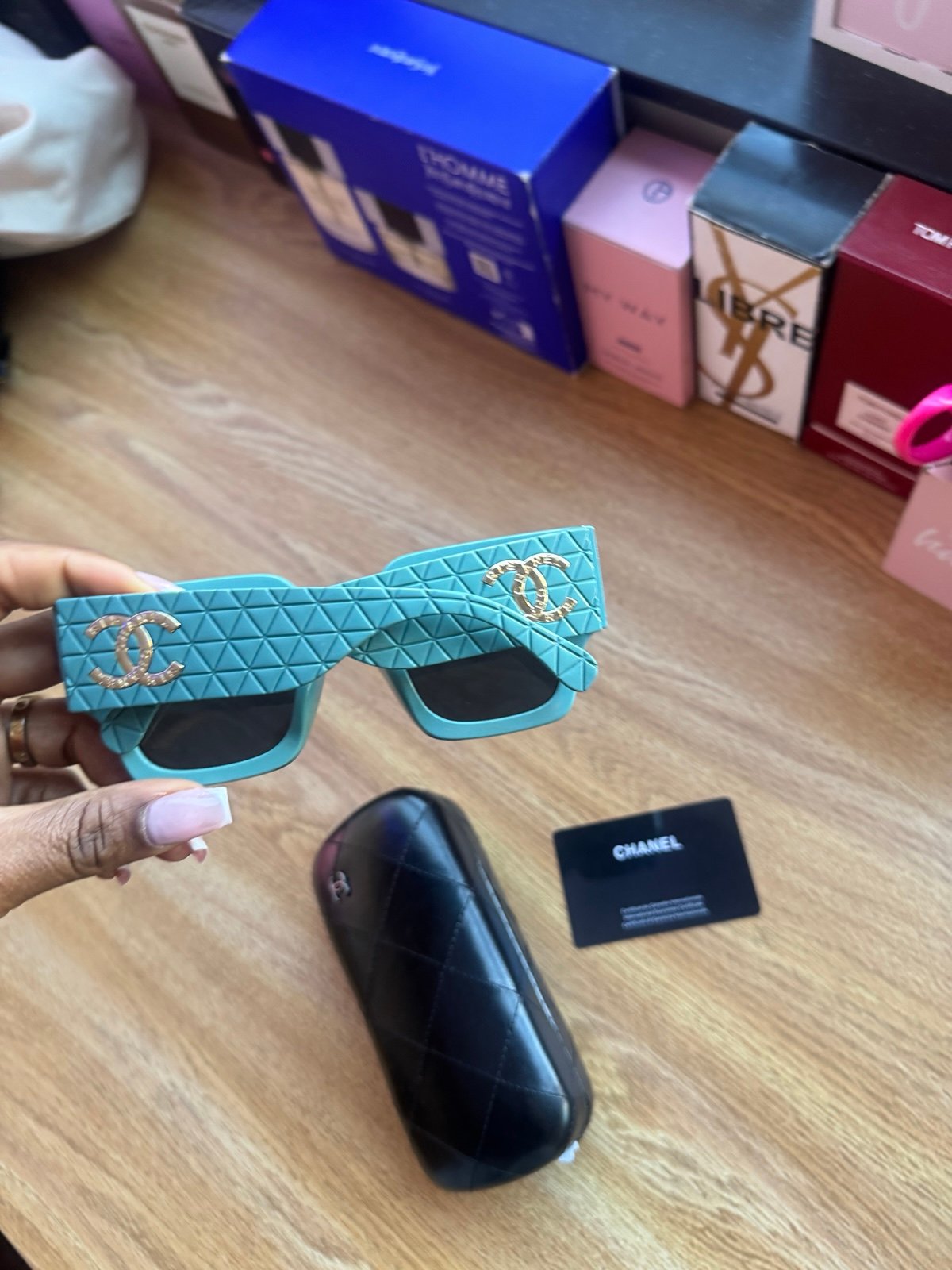 Sunglasses channel