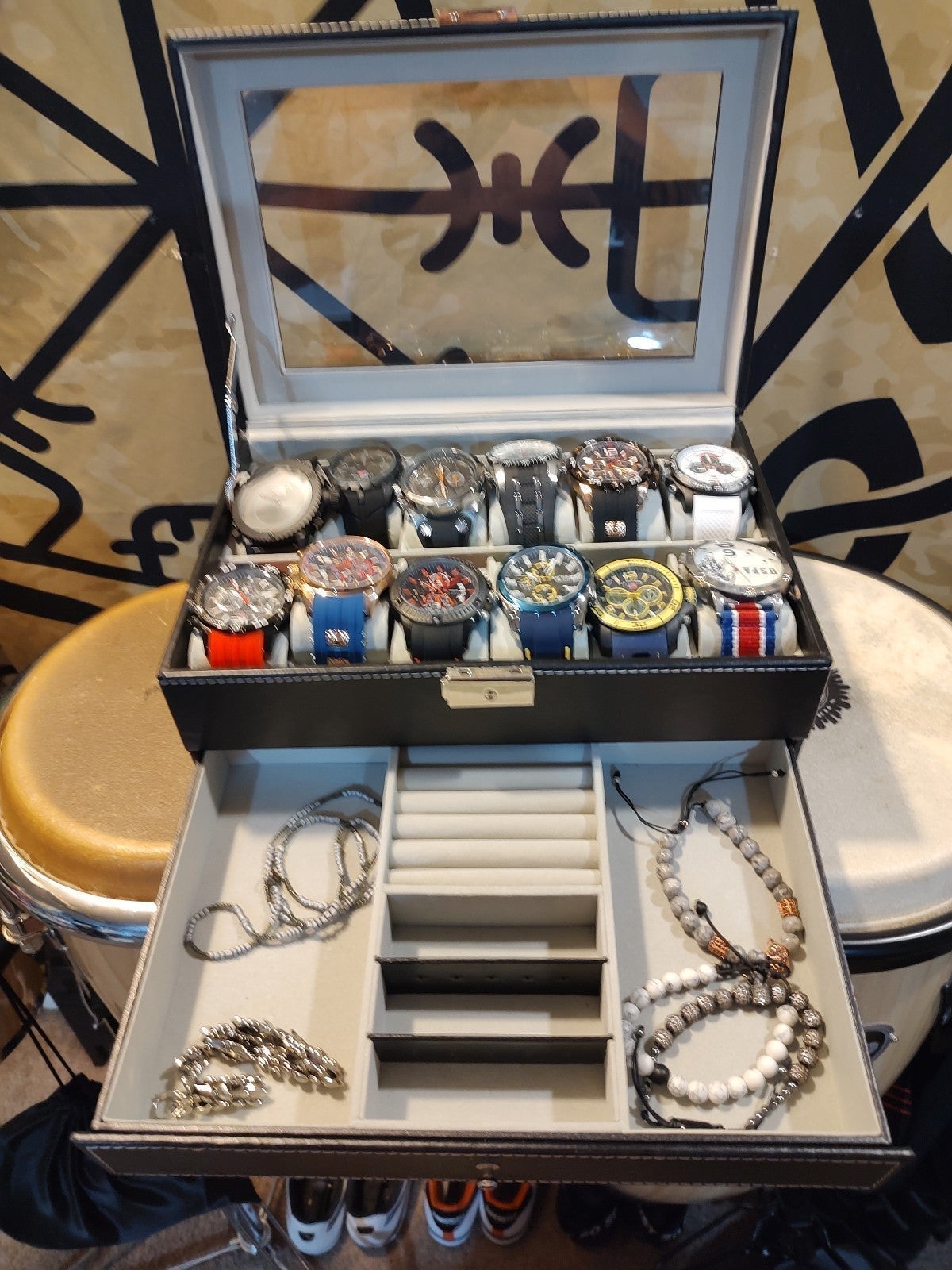 12 Mens Watches and 12 Watch Slot Black Leather Cash with 4 Mens Bracelets