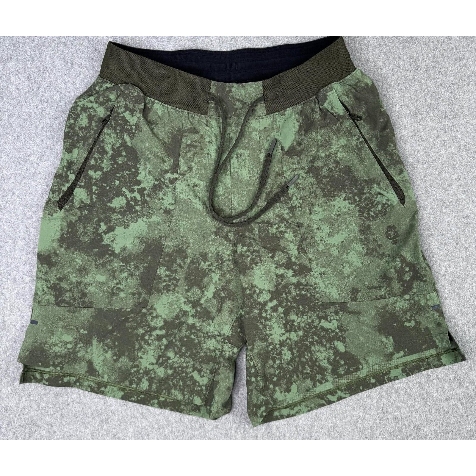 LULULEMON Men's Size Small License to Train Shorts 7 Green Multicolor Athletic