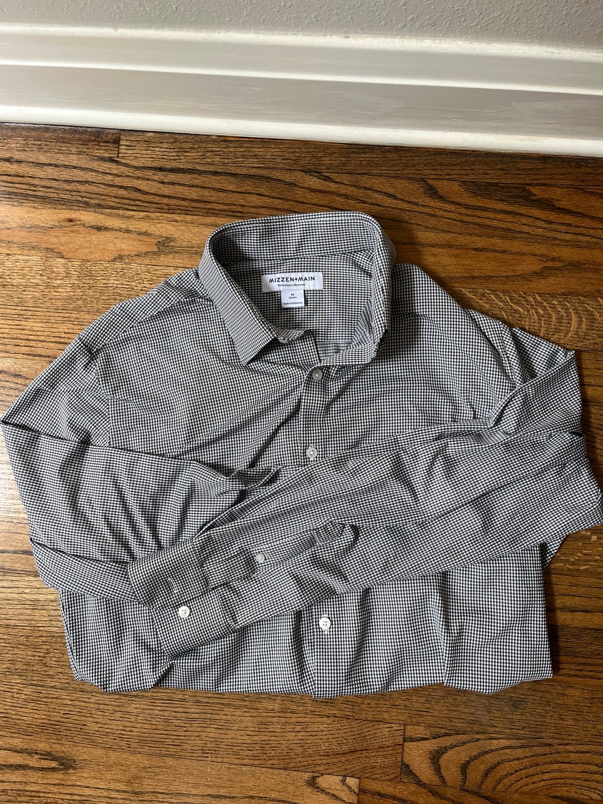 Mizzen+Main button down