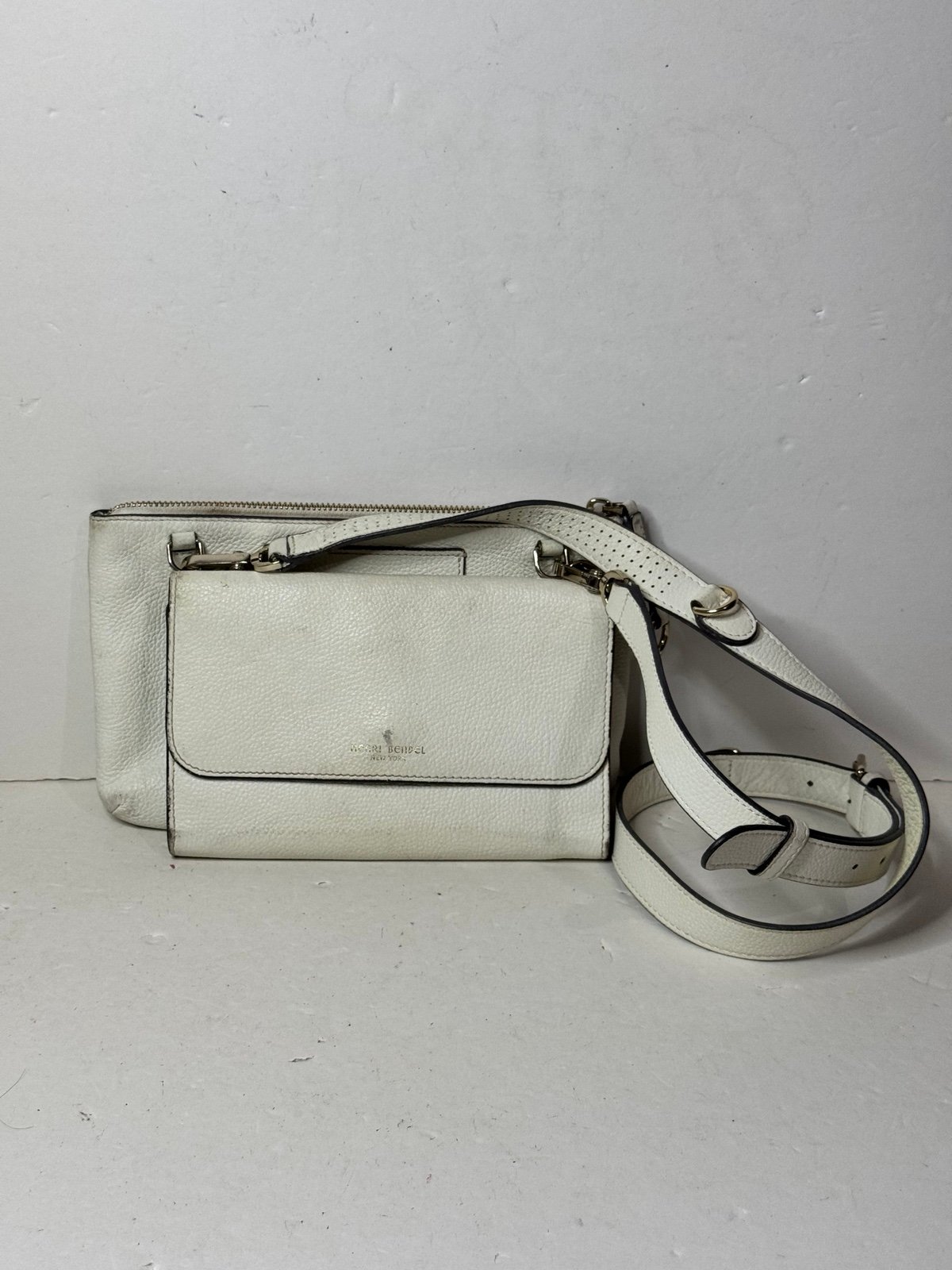 Henri Bendel Influencer Wallet On A String Pouch White