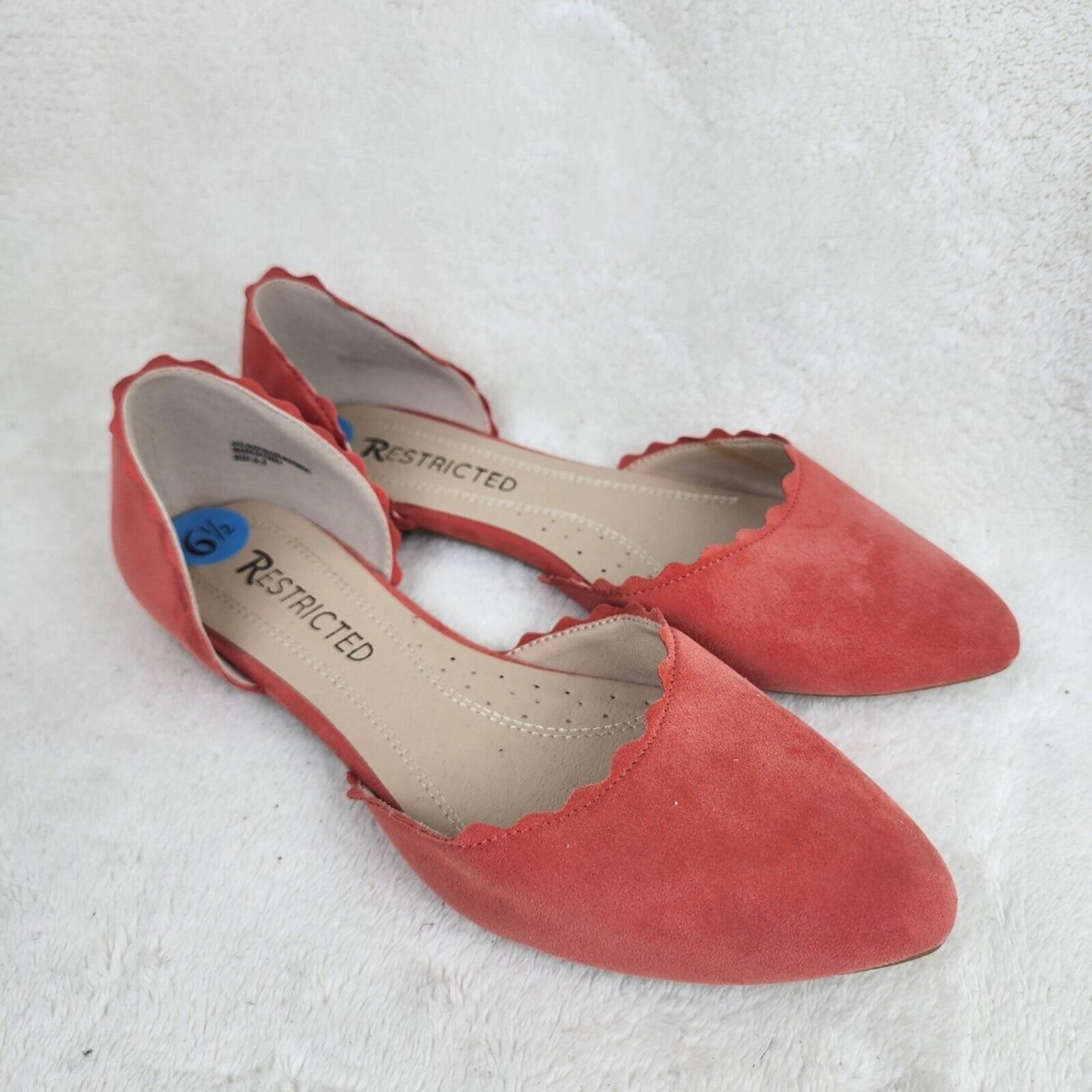 Restricted Womens Coral Faux Suede Slip On Scallop Flats Comfort Shoes Size 6.5