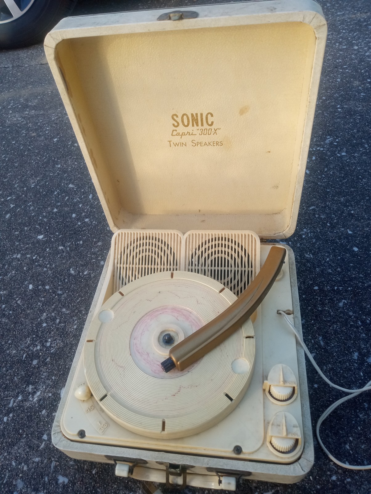 Vtg Sonic Capri 300-X Twin Speakers record player turntable case