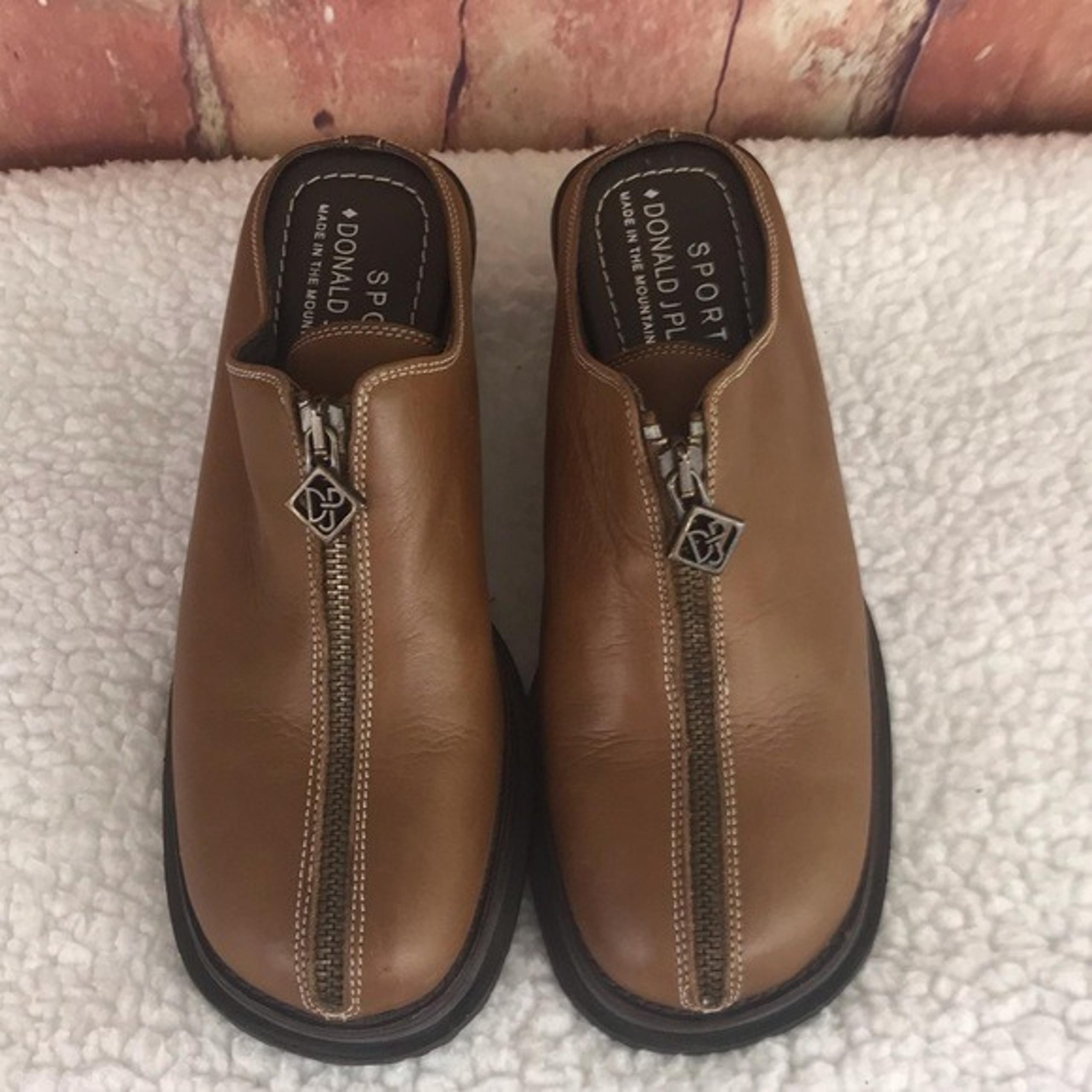 Donald J Pliner Sport "Hush" M Leather