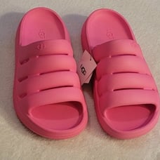 UGG Sport Yeah Taffy Pink Slides Women's Size 7 - NWT!