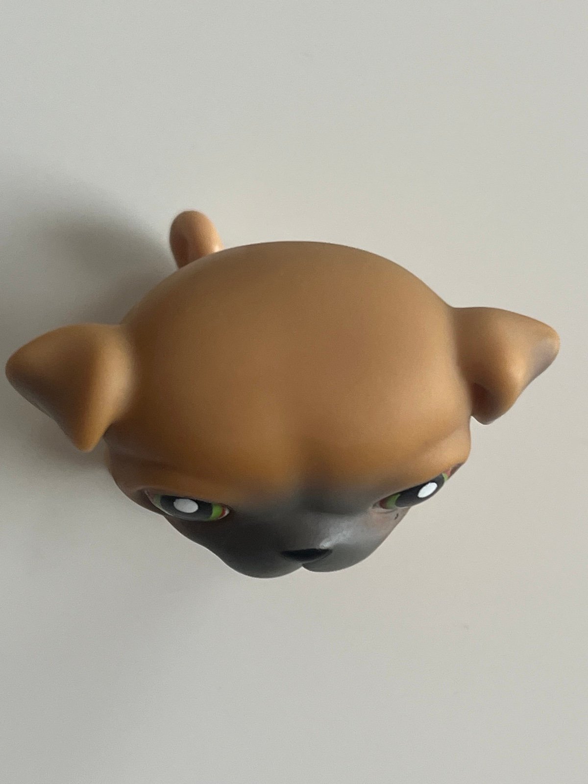 Littlest Pet Shop (LPS) #2 Brown Pug with Green Eyes - detail