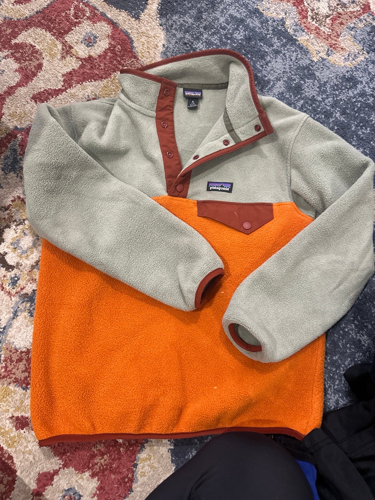 Patagonia size SMALL 7/8