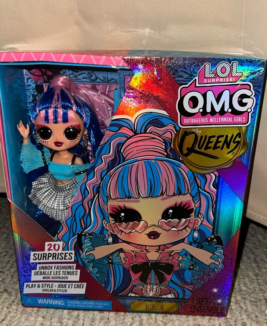 LOL Surprise OMG Prism Queens nib small tear on box