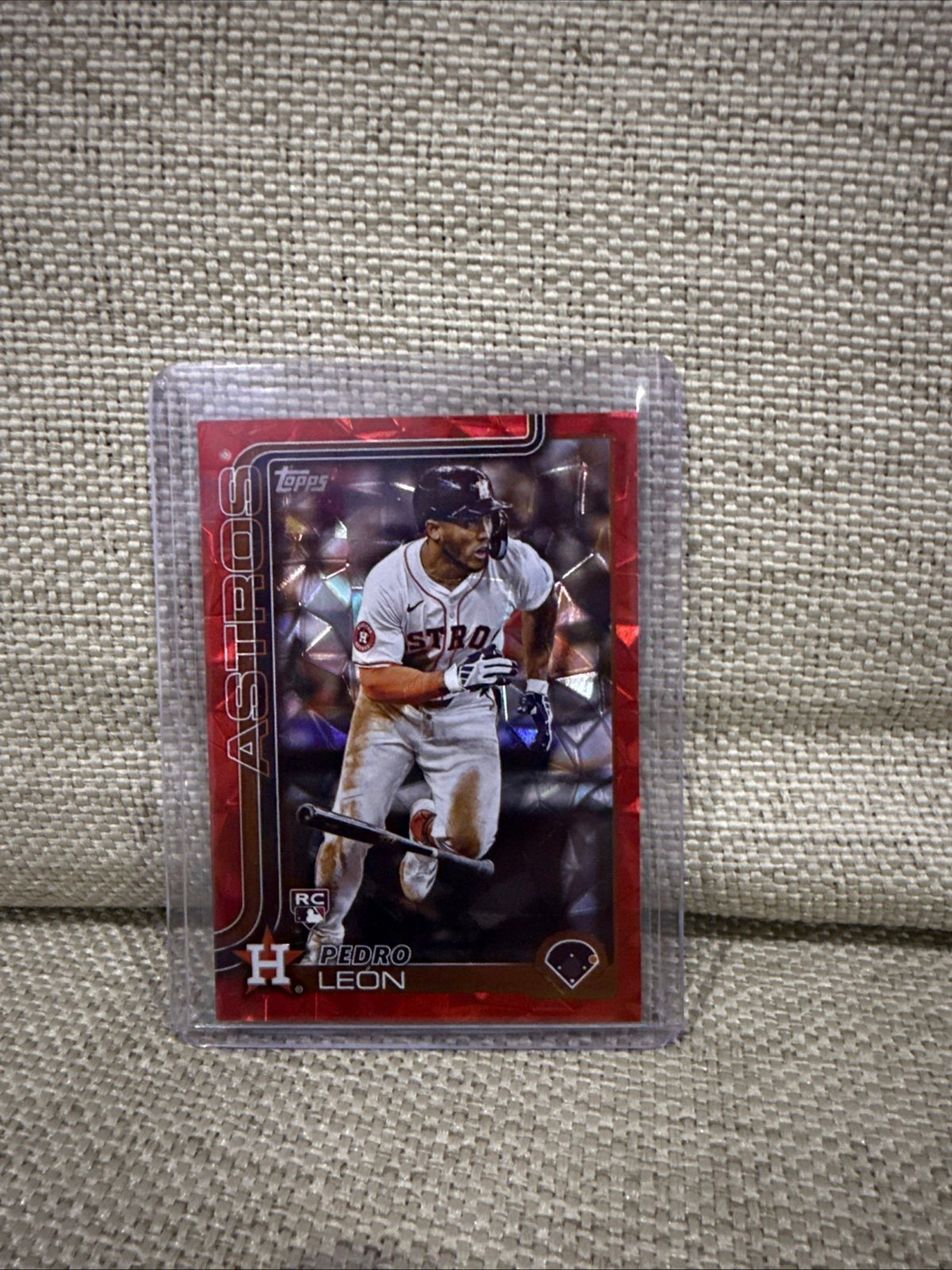 Pedro Leon 2025 Topps series 1 diamanté red /5 rookie!! Pack fresh!!