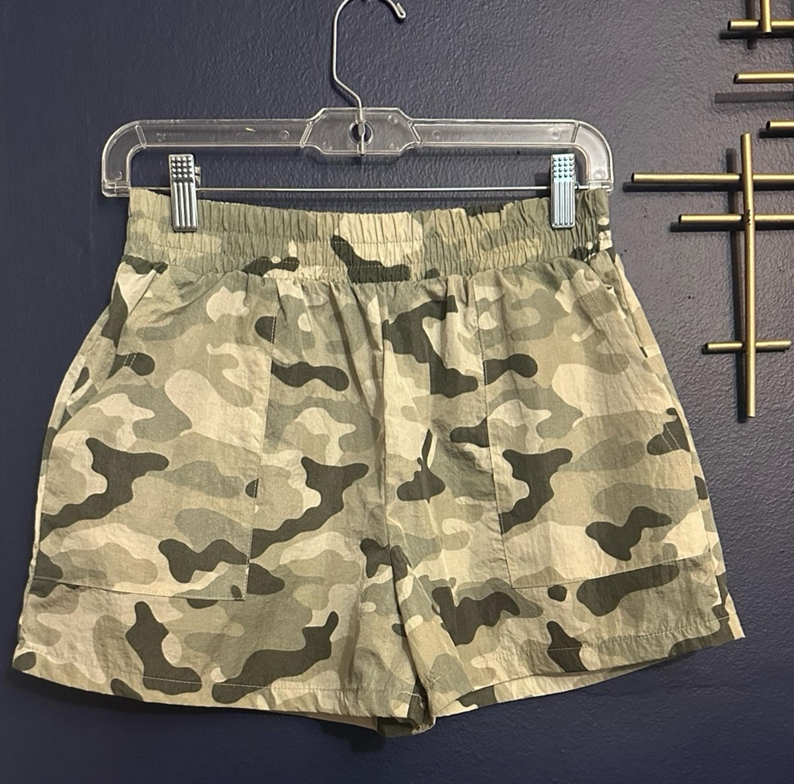 Women’s no boundaries shorts size S