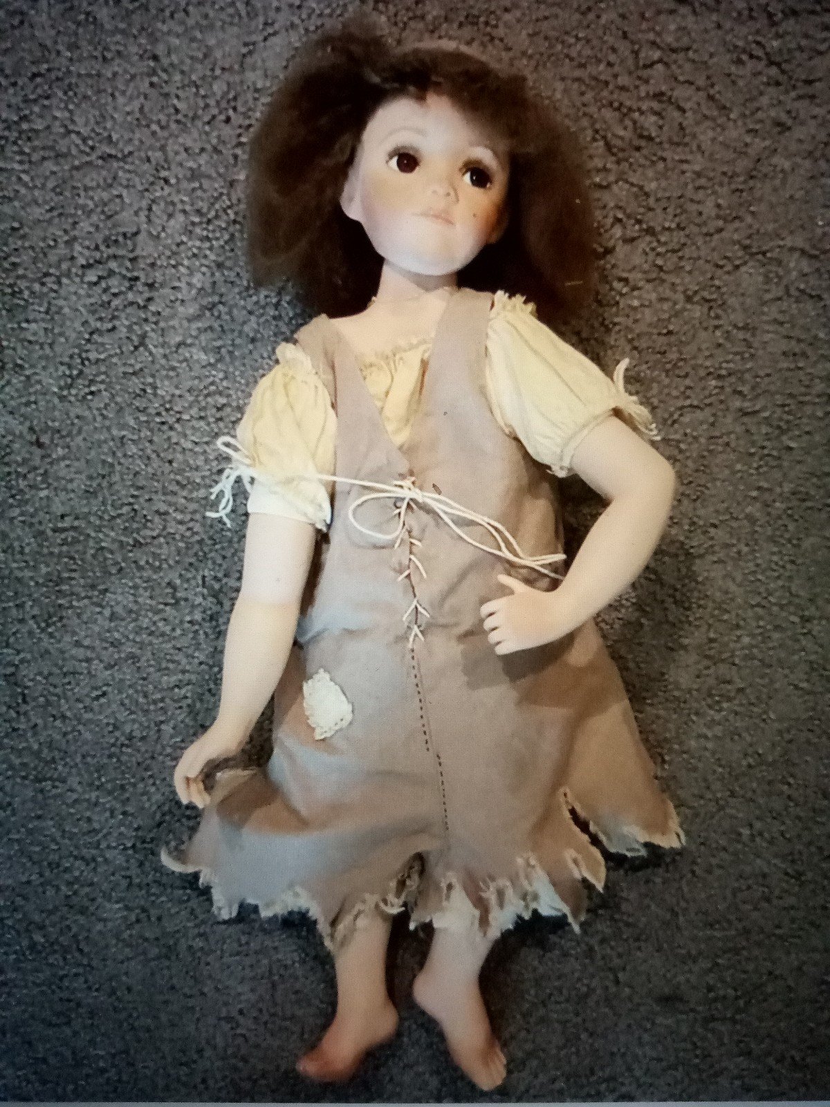 Les Miserables Vintage Ashley Tisdale Helen M Carr porcelain tall doll