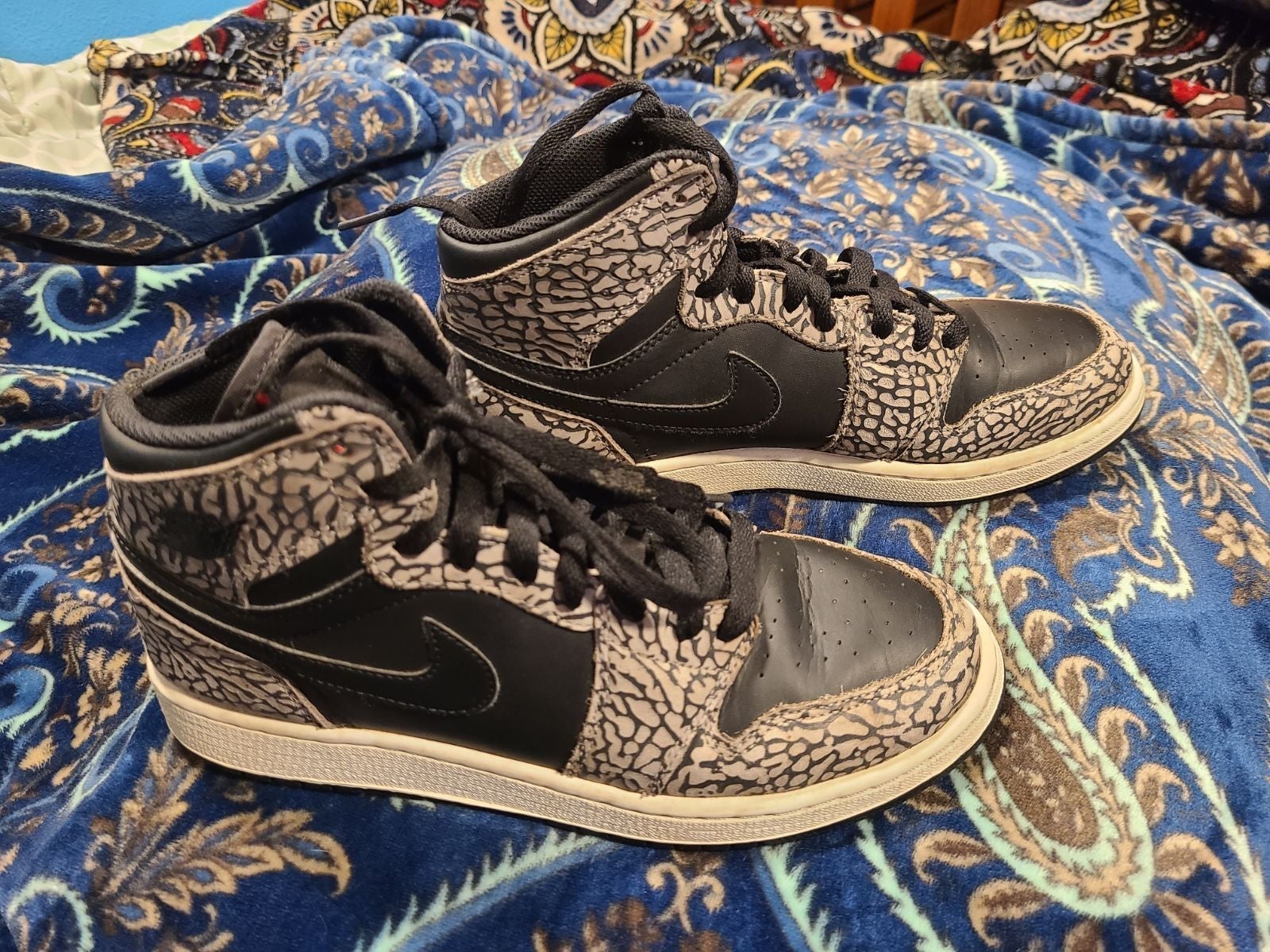 Nike Air Jordan 1 Shoes 7Y 8.5W 7M Black Elephant Cement