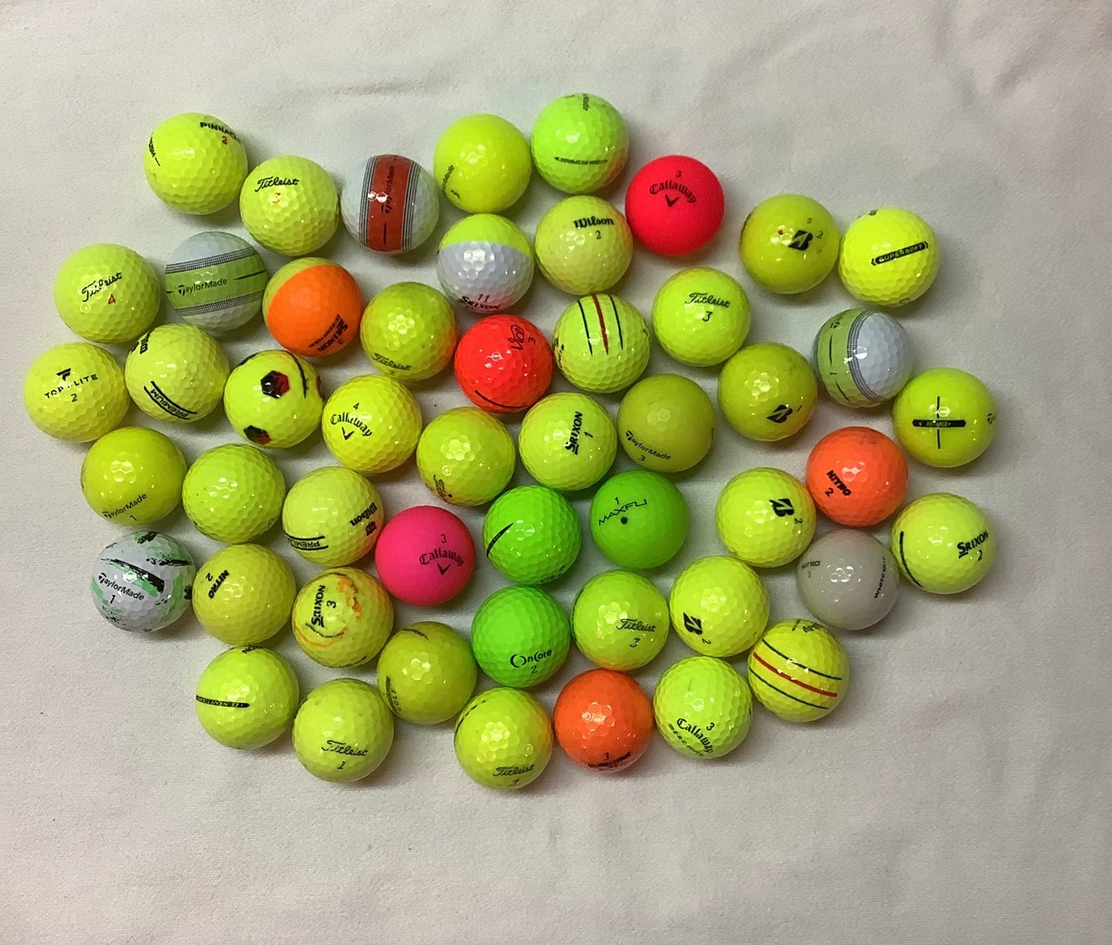 50 Assorted Used Golf Balls - Callaway Titleist TaylorMade Bridgestone & more