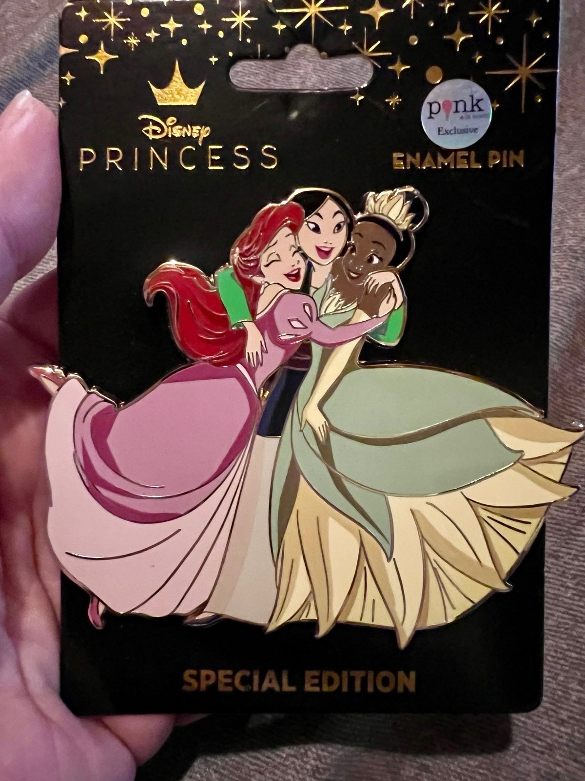 Disney Princess Royal Hug Ariel, Mulan, and Tiana Pin LE 300