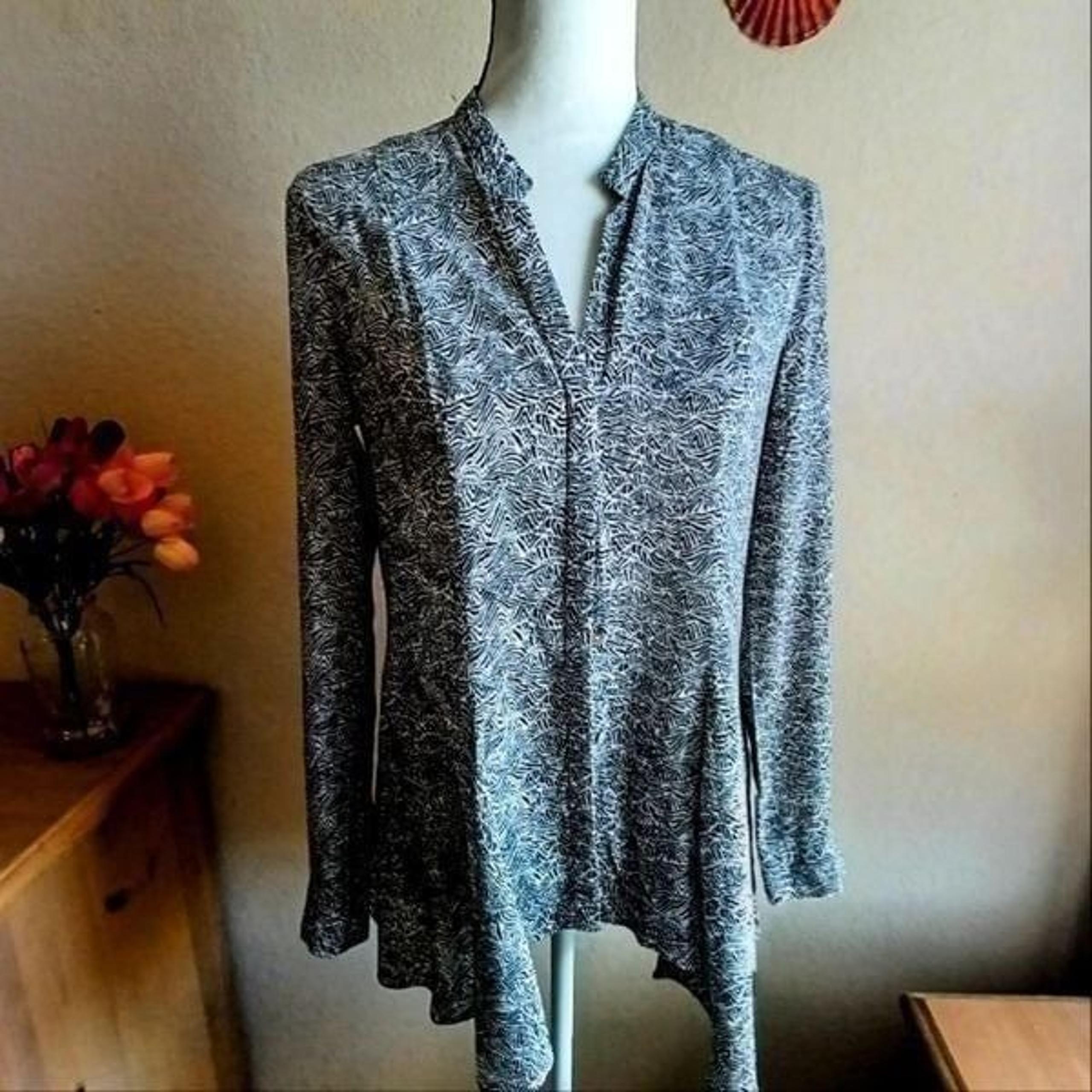 Ark & Co long sleeve button down blouse
