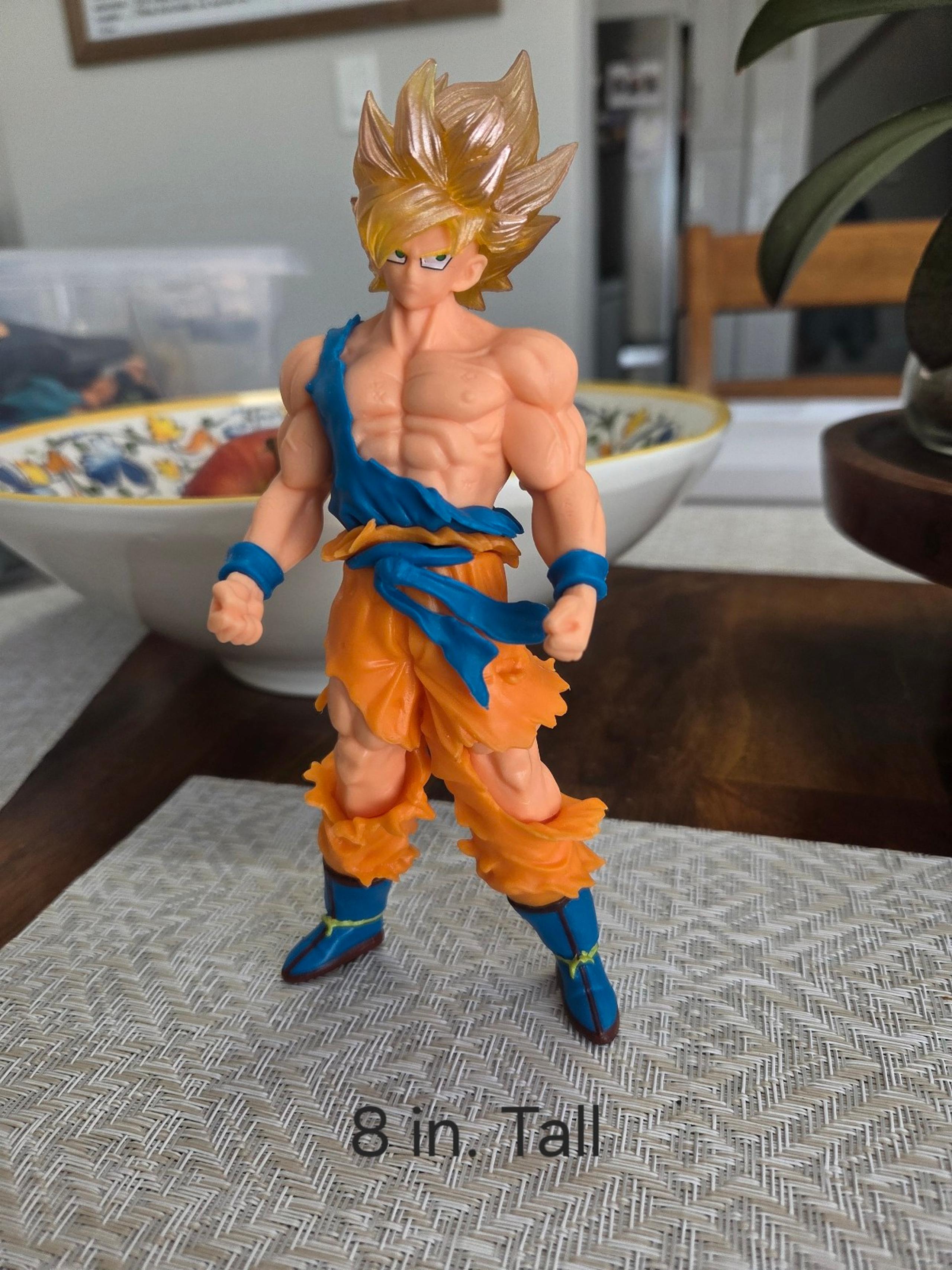 Goku SSJ Figurine