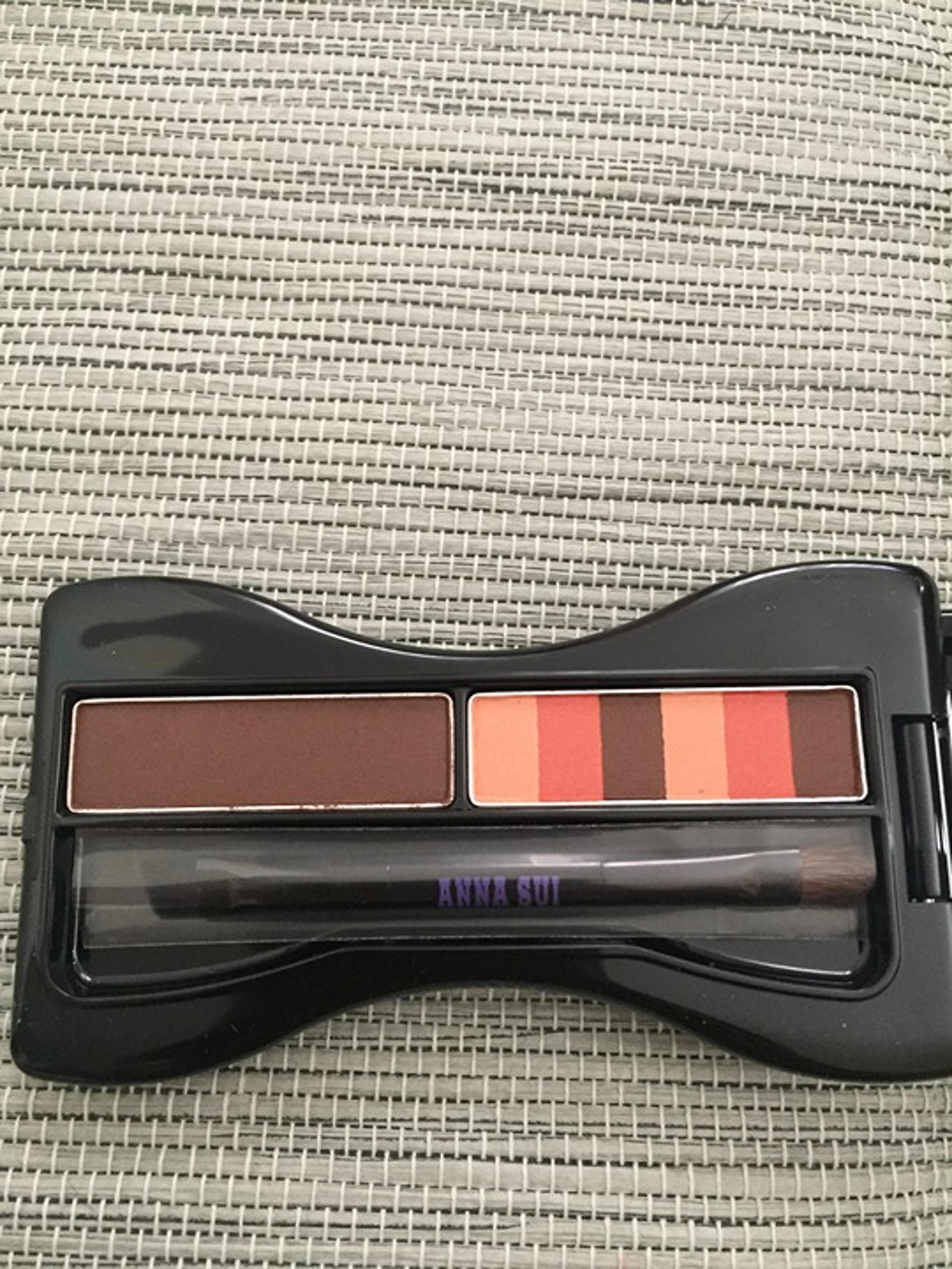 Anna Sui Palette for eyebrows / shadow