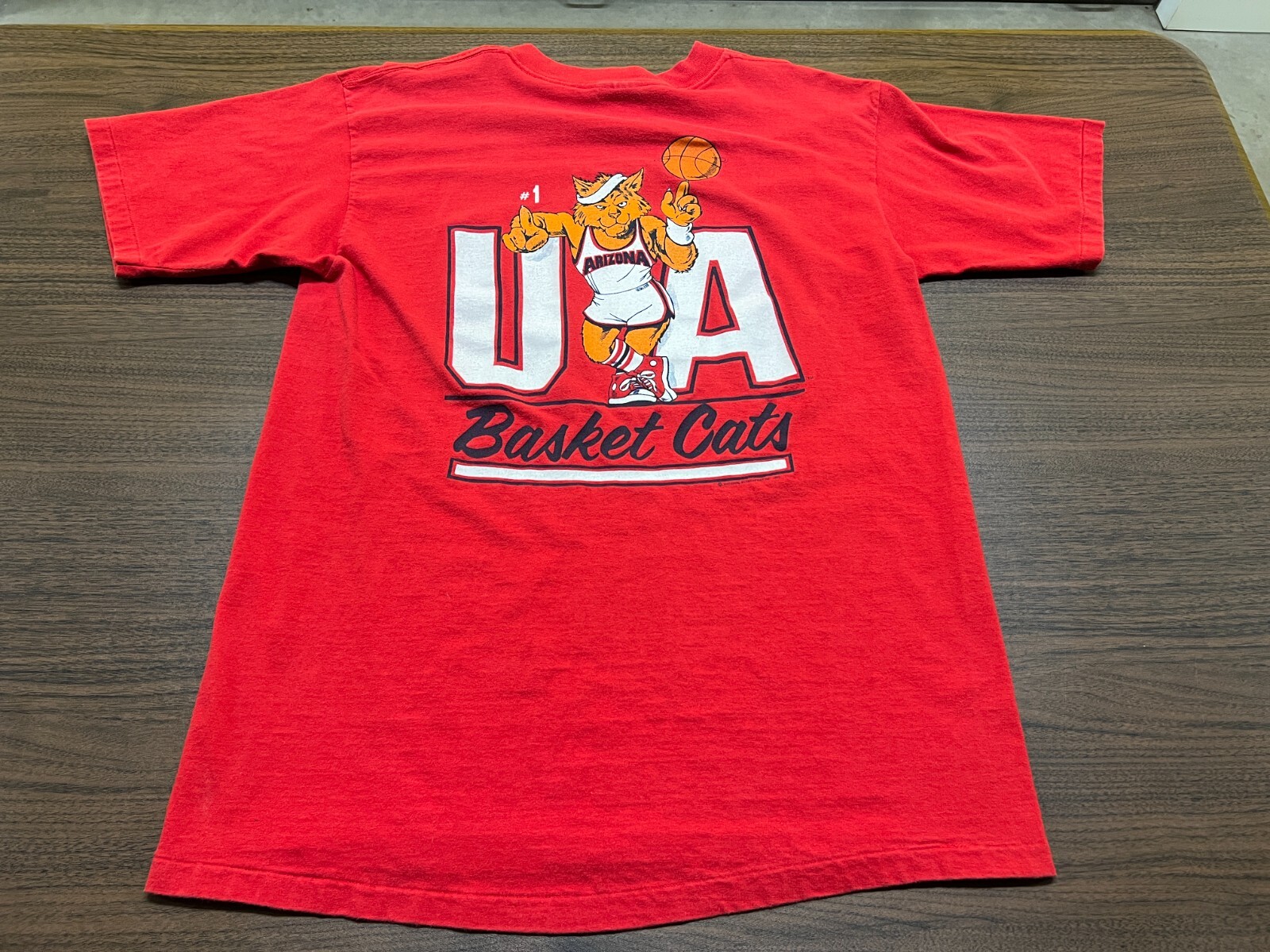 VTG 1988 Arizona Wildcats Basketball Men’s Red T-Shirt - “Basket Cats” - X