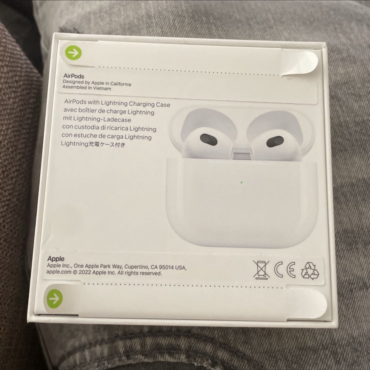 AirPods apple
