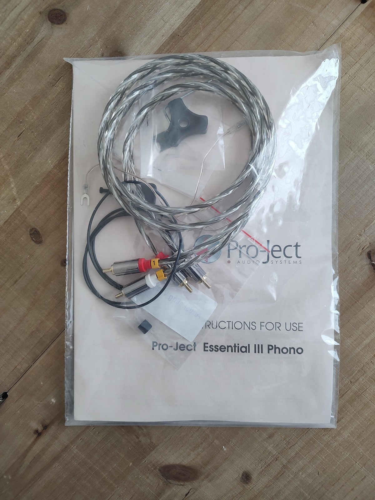 Pro-Ject Essential lll Phono DC Turntable