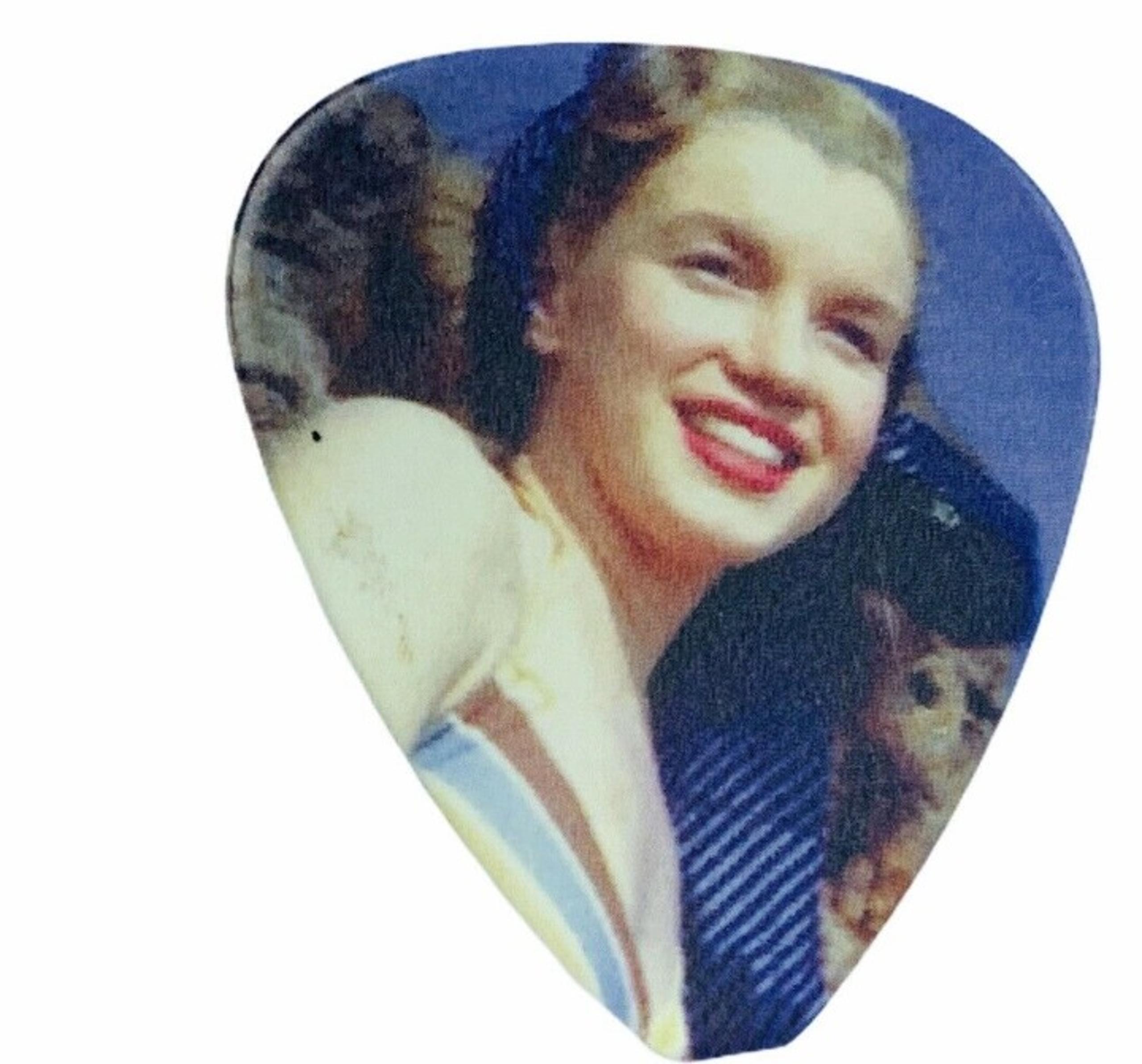 Guitar Pick Grace Kelly Marilyn Monroe