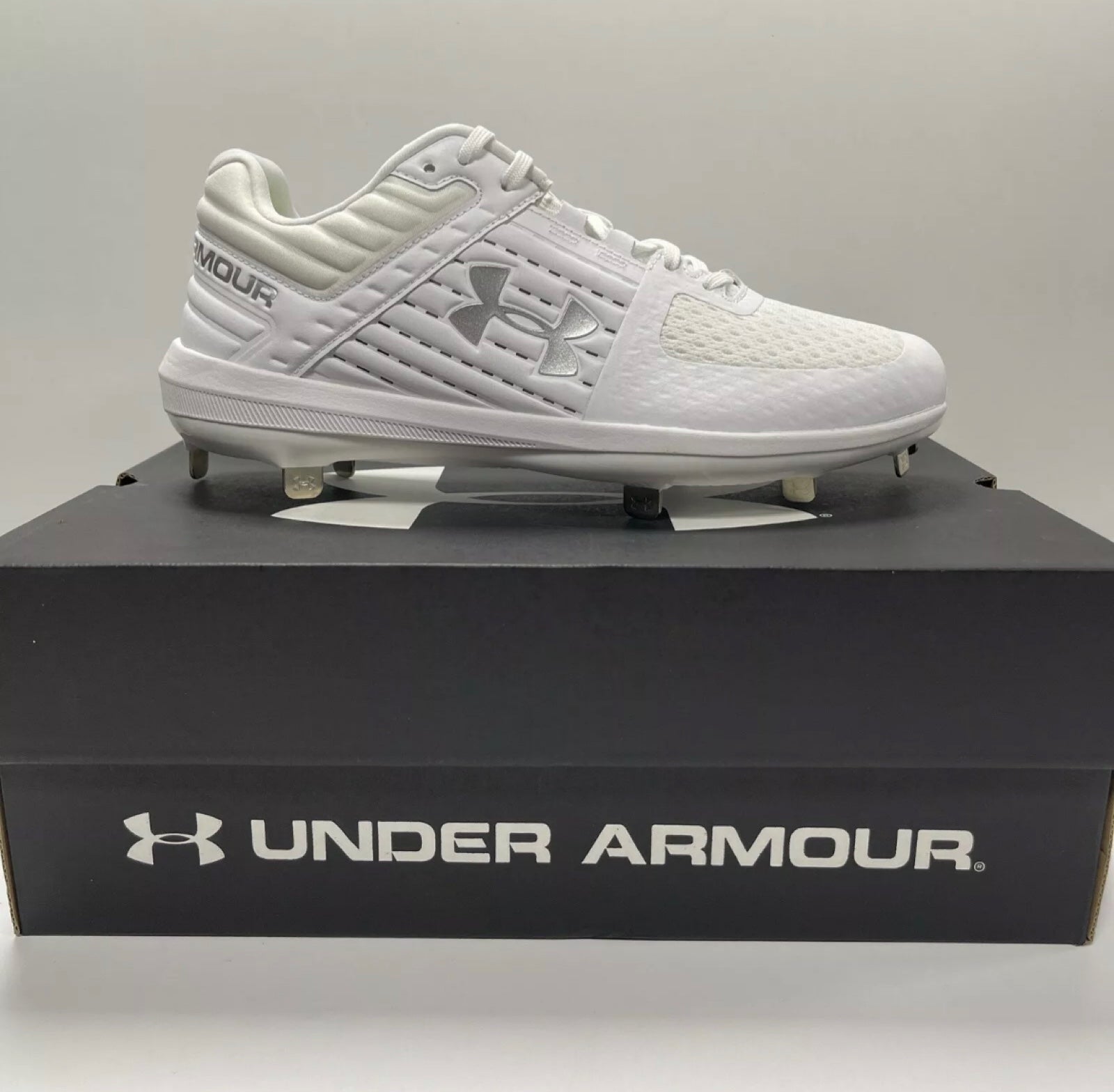 Under Armour Yard Low ST White/White Men's Baseball Cleats metal Size 6.5