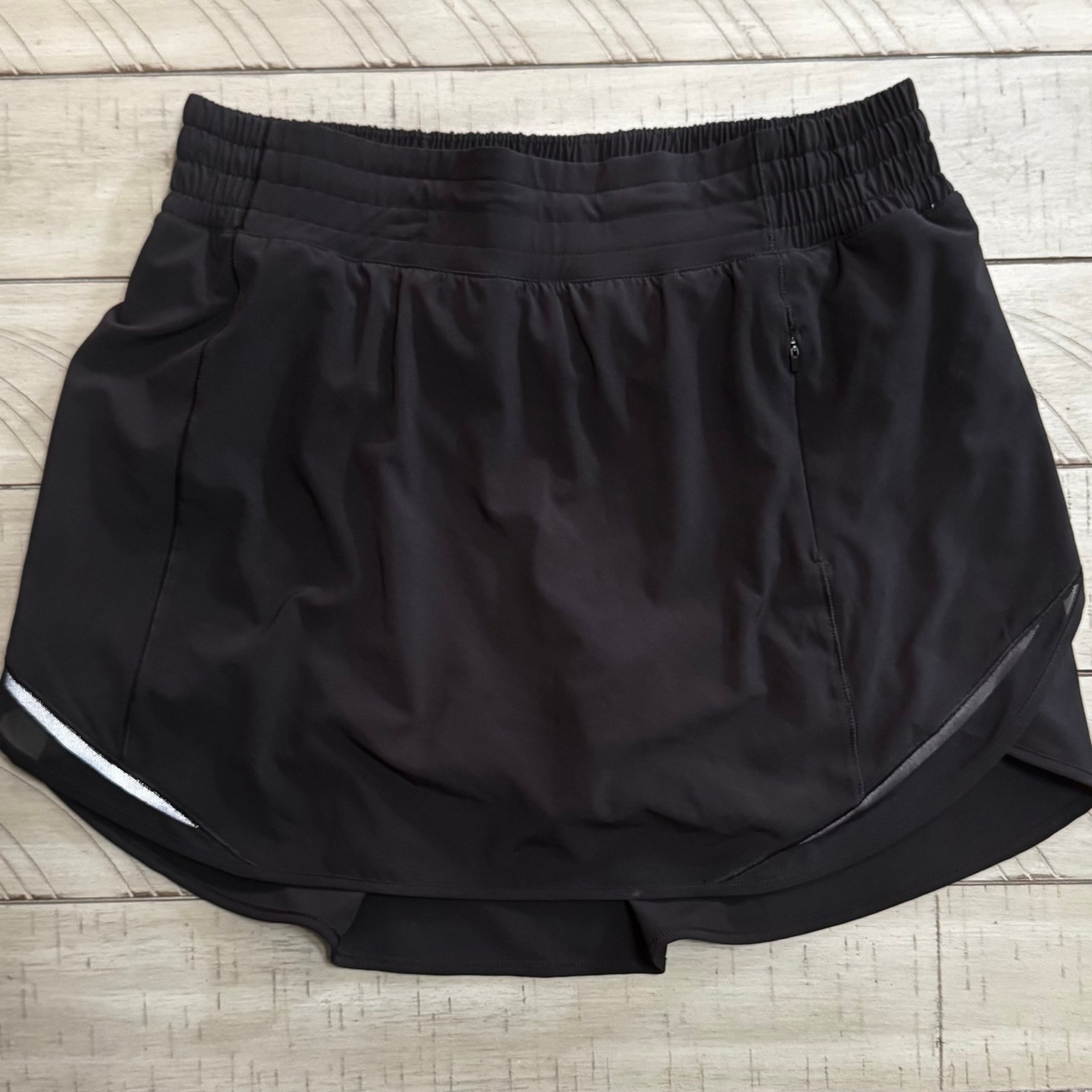 Women's Black Lululemon Skirt/Skort - Size 10