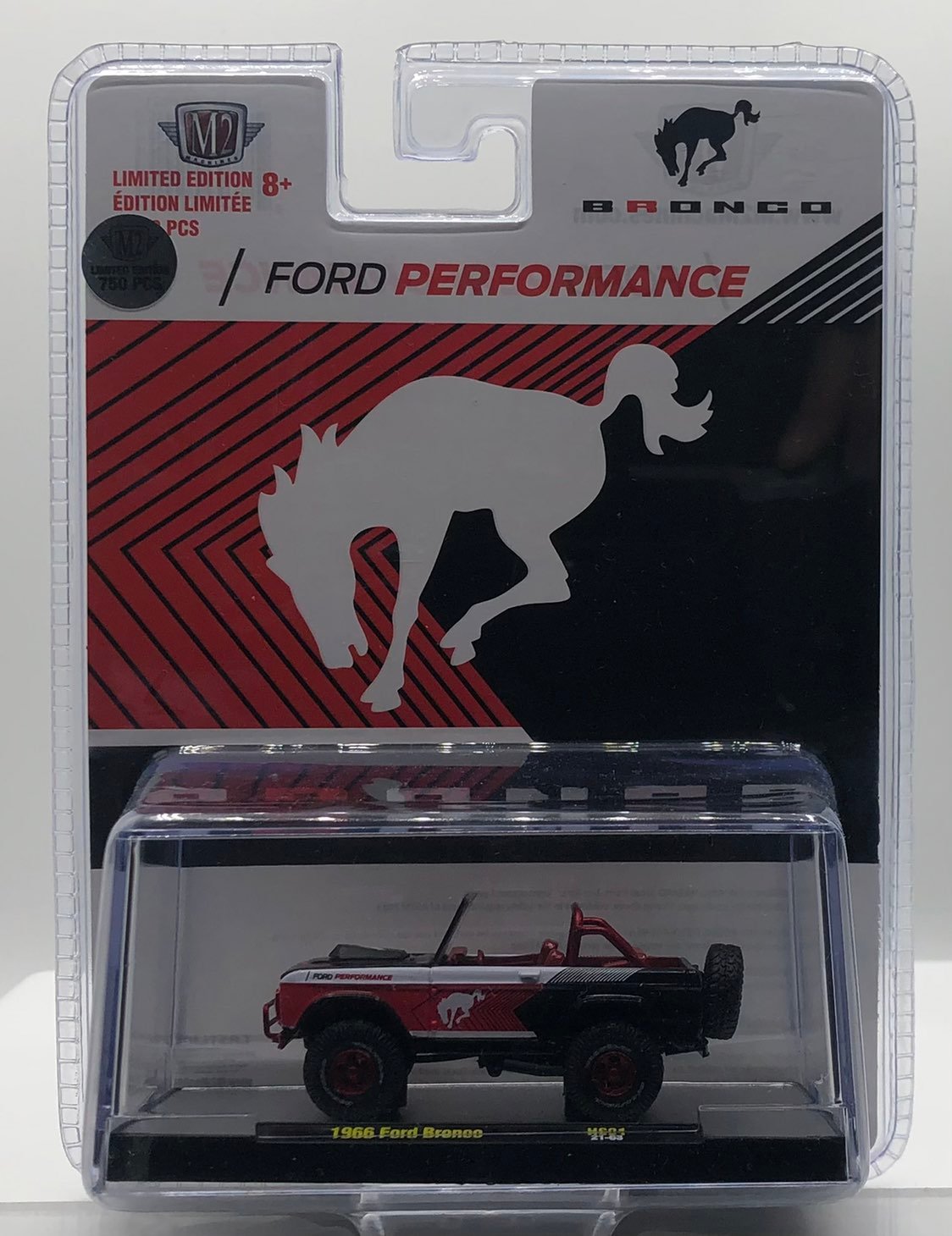 M2 MACHINES 1:64 1966 FORD BRONCO Chase!