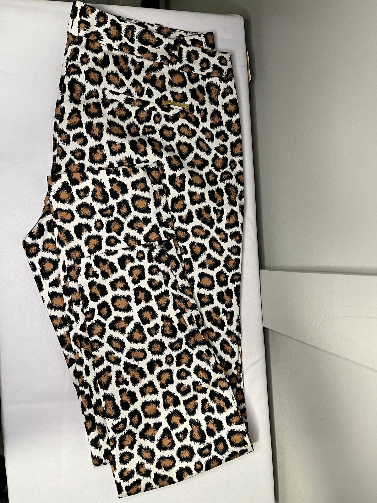 Michael Kors white cheeta print dress pants MH43GCB168 Size 10