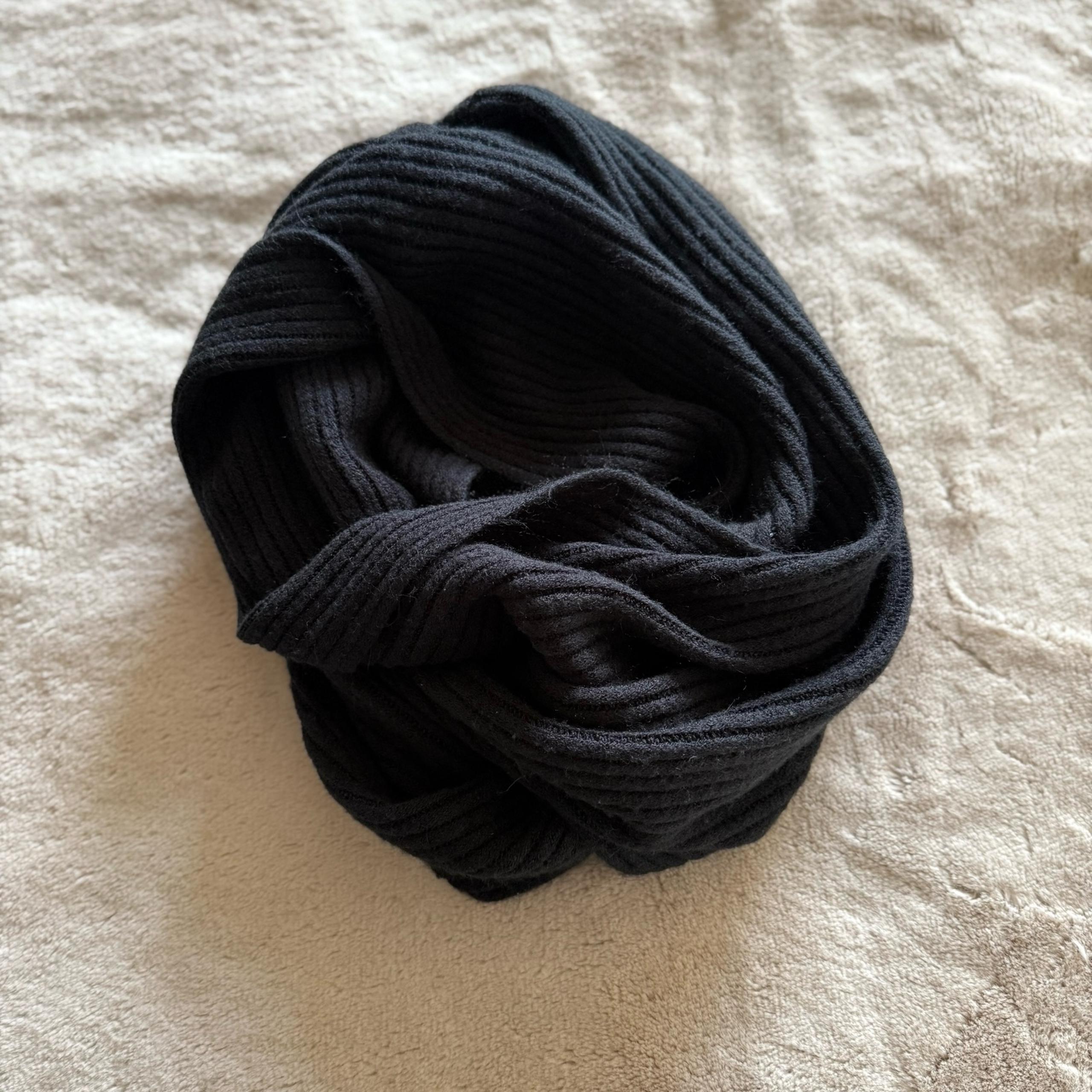 Black Ribbed black infinity Knit Scarf