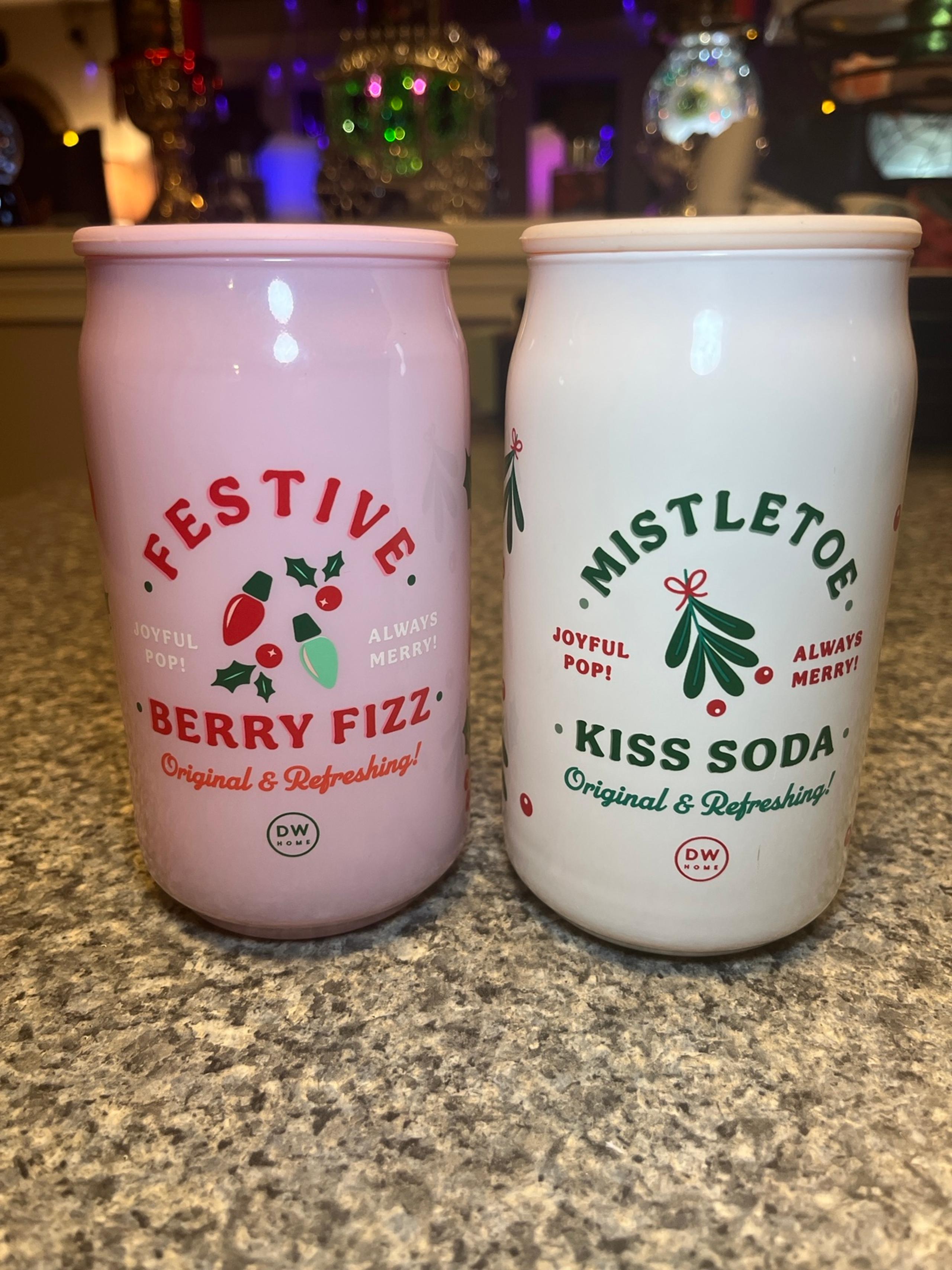 DW Home Festive Berry Fizz & Mistletoe Kiss Soda LARGE Candles!  Free shipping!