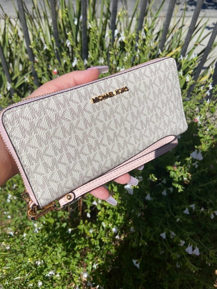 Michael Kors MK Powder Blush Multi Jet Set Large Continental Wallet