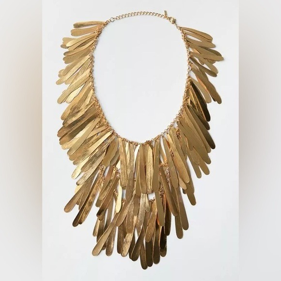 NWT. Zara Golden Link necklace with textured metal plate pieces.