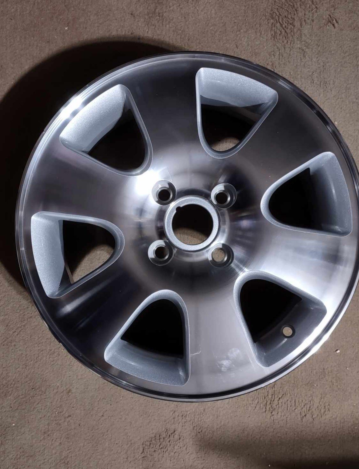 ALY03438U10 Silver Wheel for Ford Focus