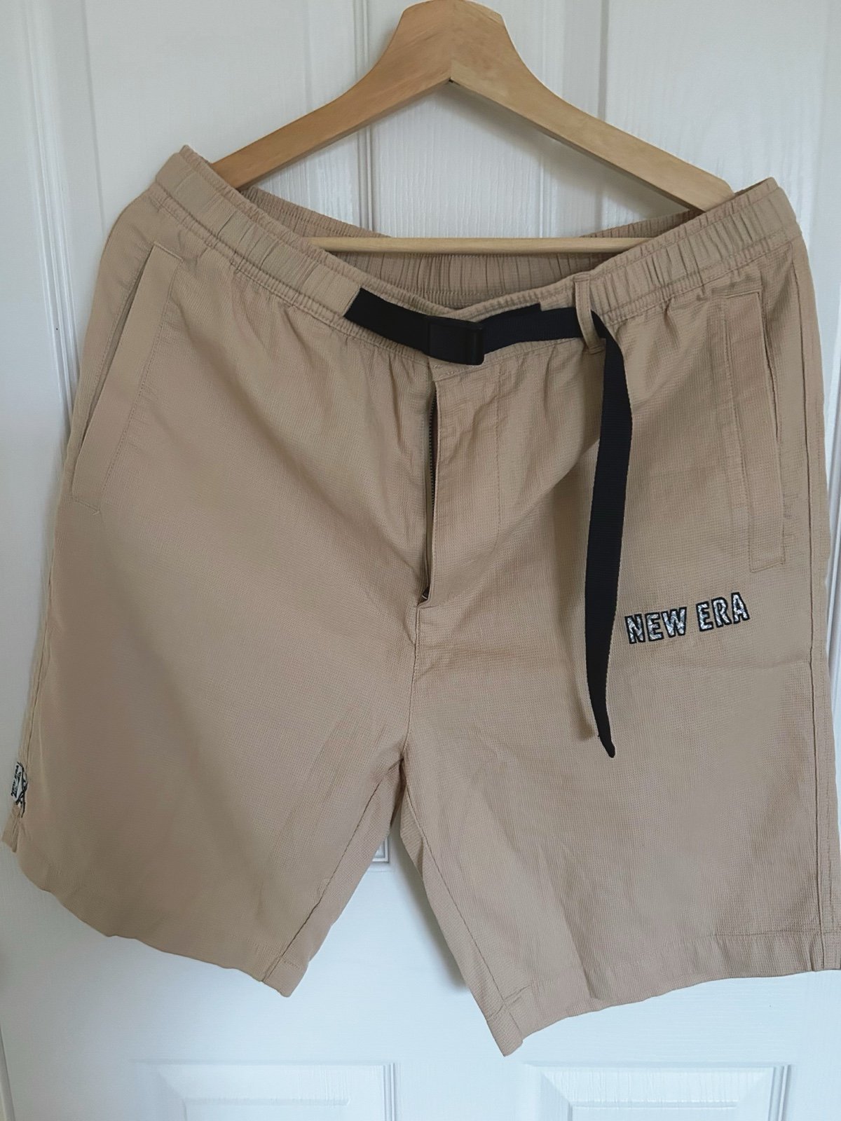 New era shorts man’s M Size