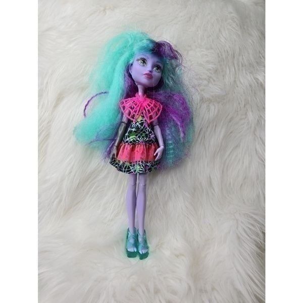 Mattel Monster High TWYLA BOOGYMAN ELECTRIFIED