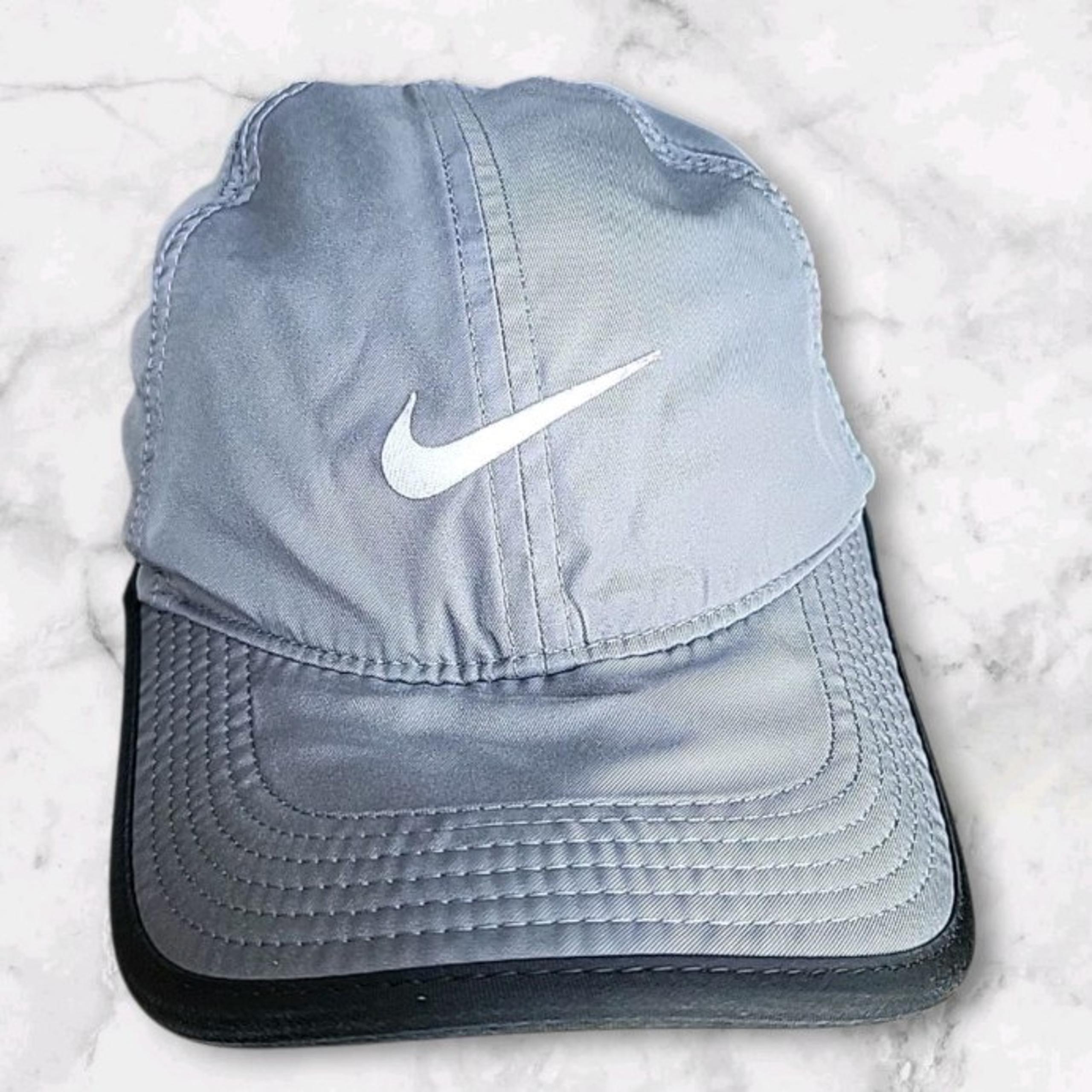 Nike Featherlight Hat Cap Womens Gray Swoosh Logo Adjustable Golf Tennis Dri-Fit