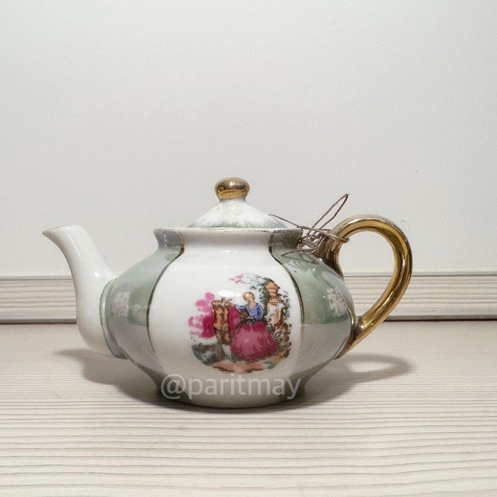 Vintage Antique Fine Porcelain Romeo and Juliette Romance Design Teapot 3 H