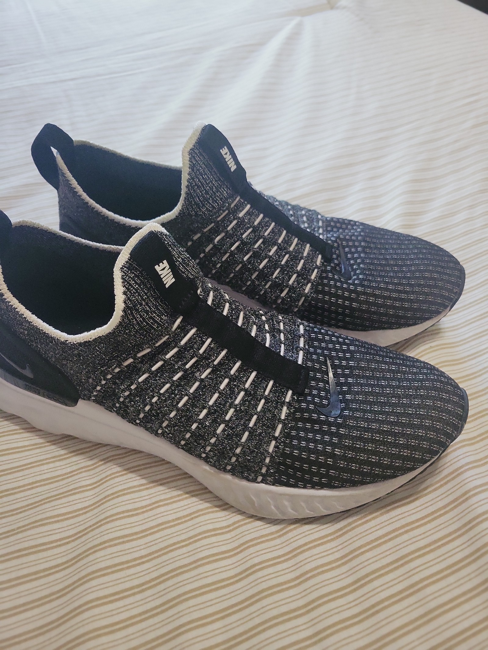 NIKE Phantom running shoe